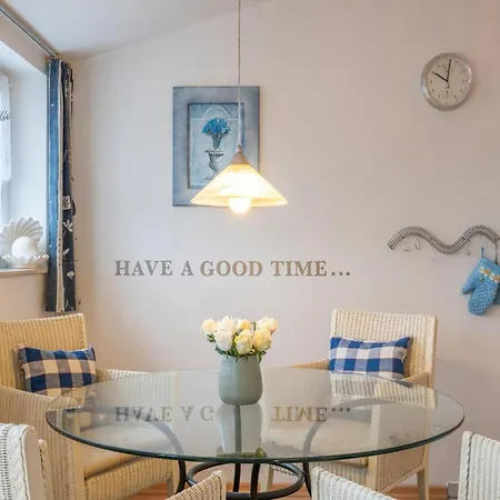 Moderne Im Seepark 아파트
